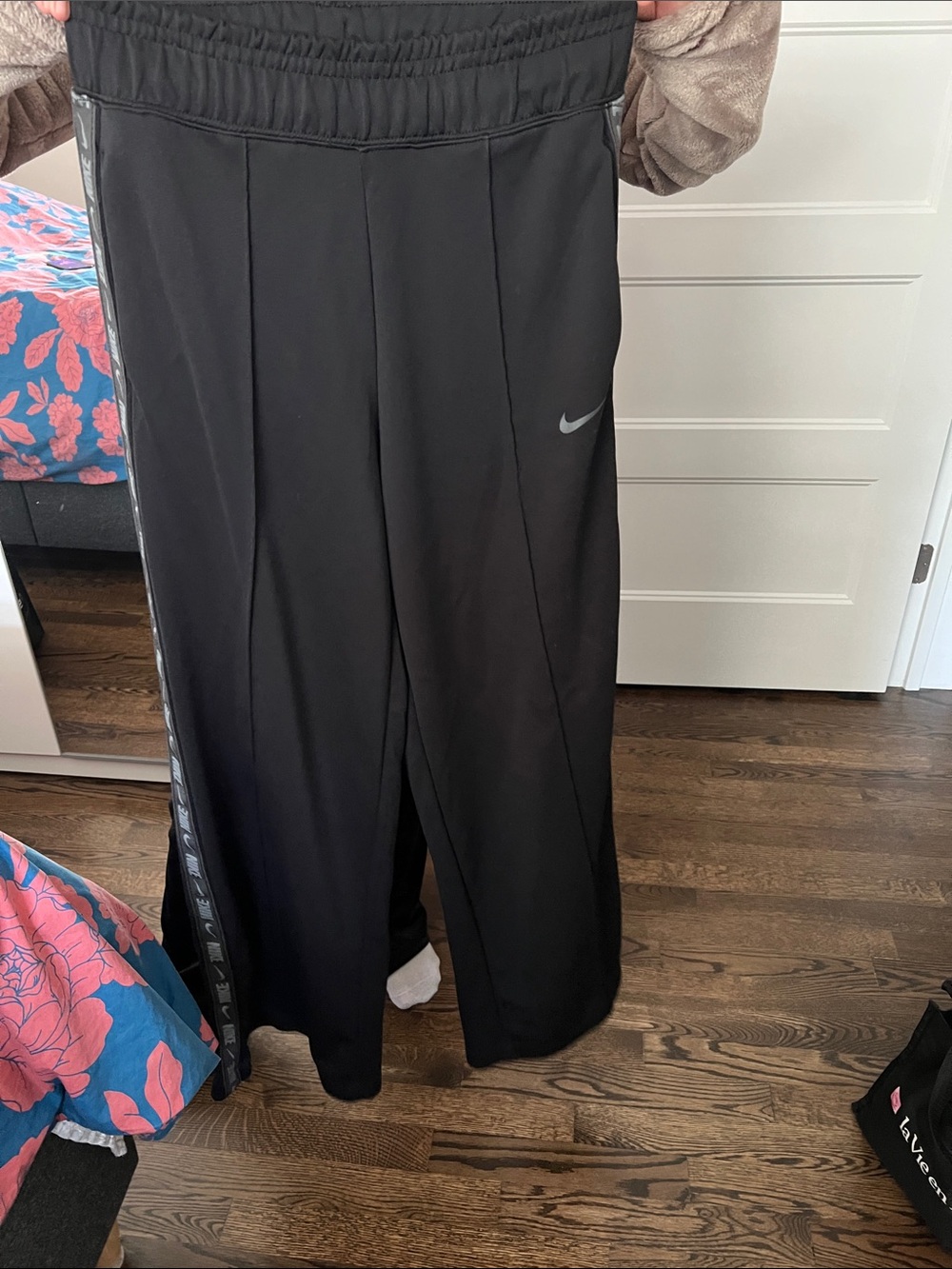 Nike wide leg pants as is